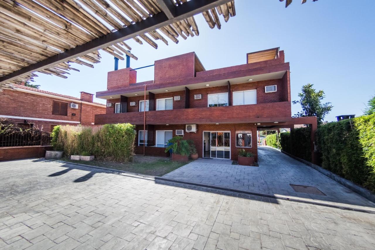 Costalago Suites- By Hvh Villa Carlos Paz Buitenkant foto