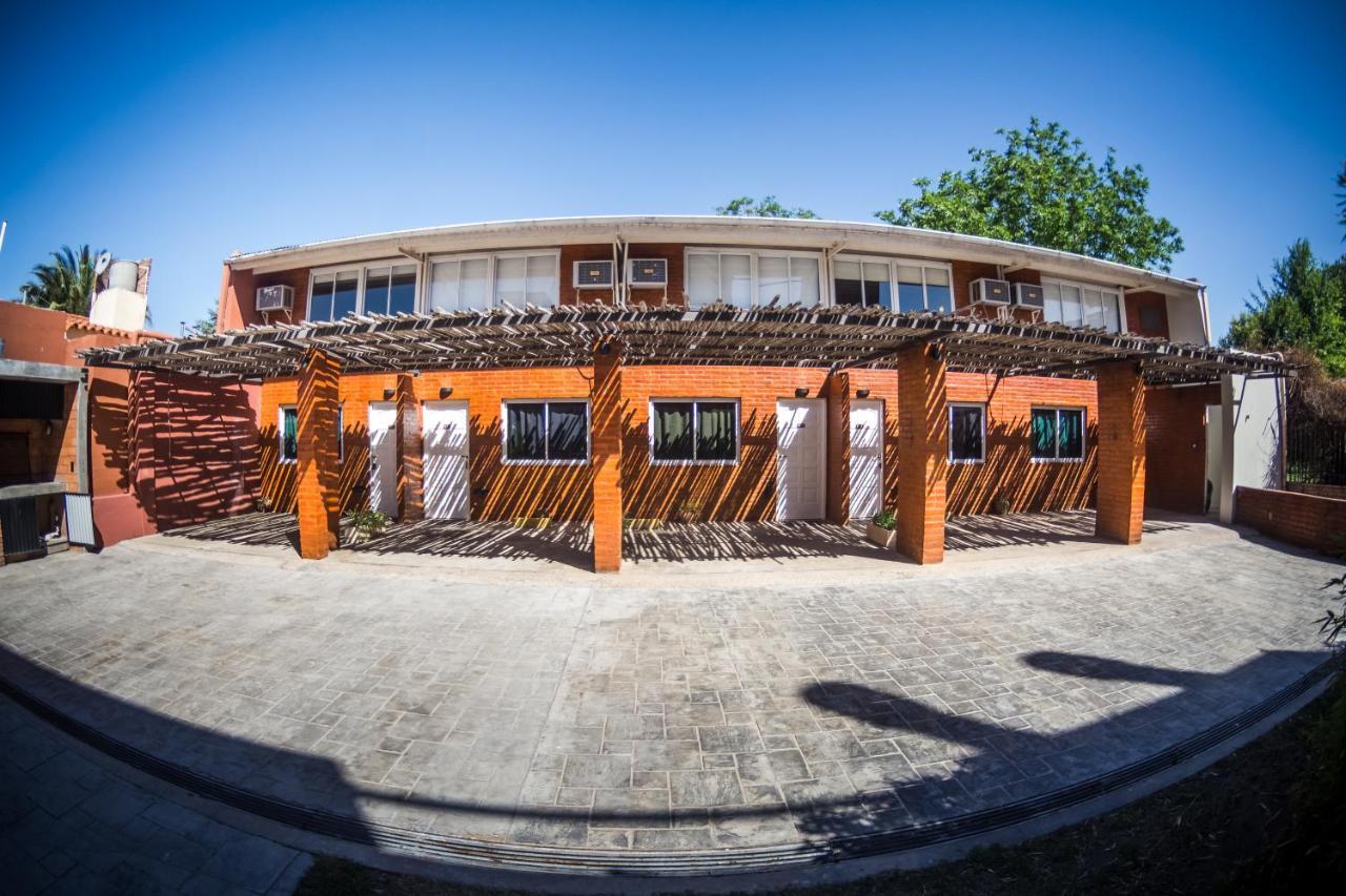 Costalago Suites- By Hvh Villa Carlos Paz Buitenkant foto