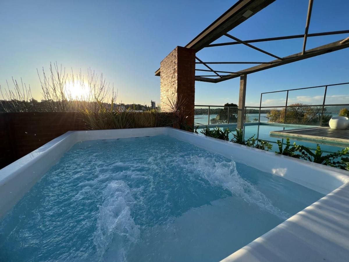 Costalago Suites- By Hvh Villa Carlos Paz Buitenkant foto